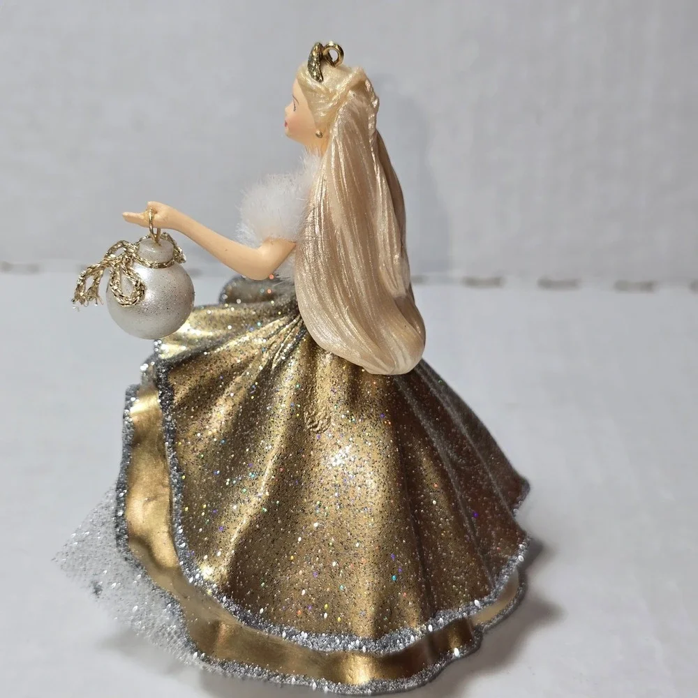 Hallmark Keepsake Celebration Barbie Doll Ornament Special 2000‎ Edition New!